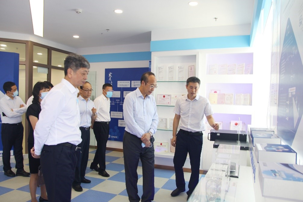 省委常委、常务副省长吴靖平到吉大正元调研